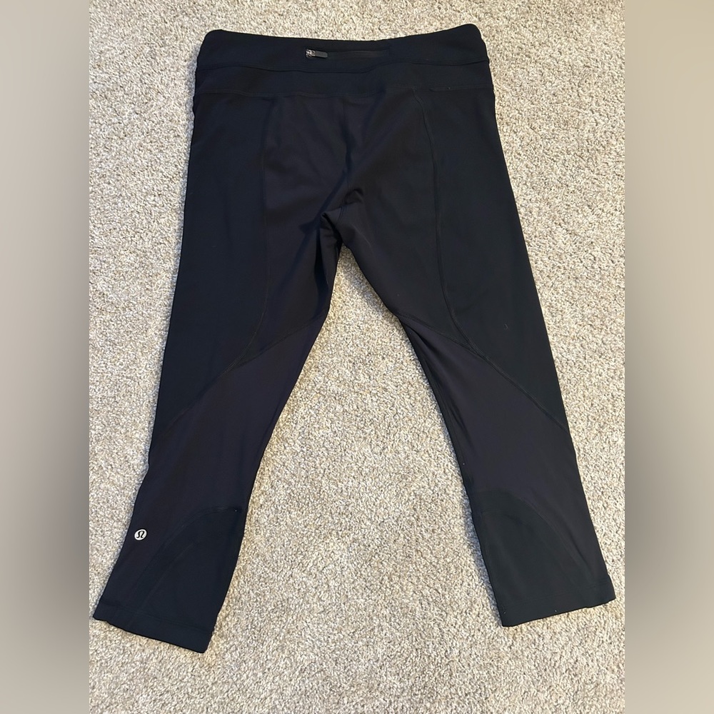 Lululemon. Size 8, 21 inch leggings. In great used condition!